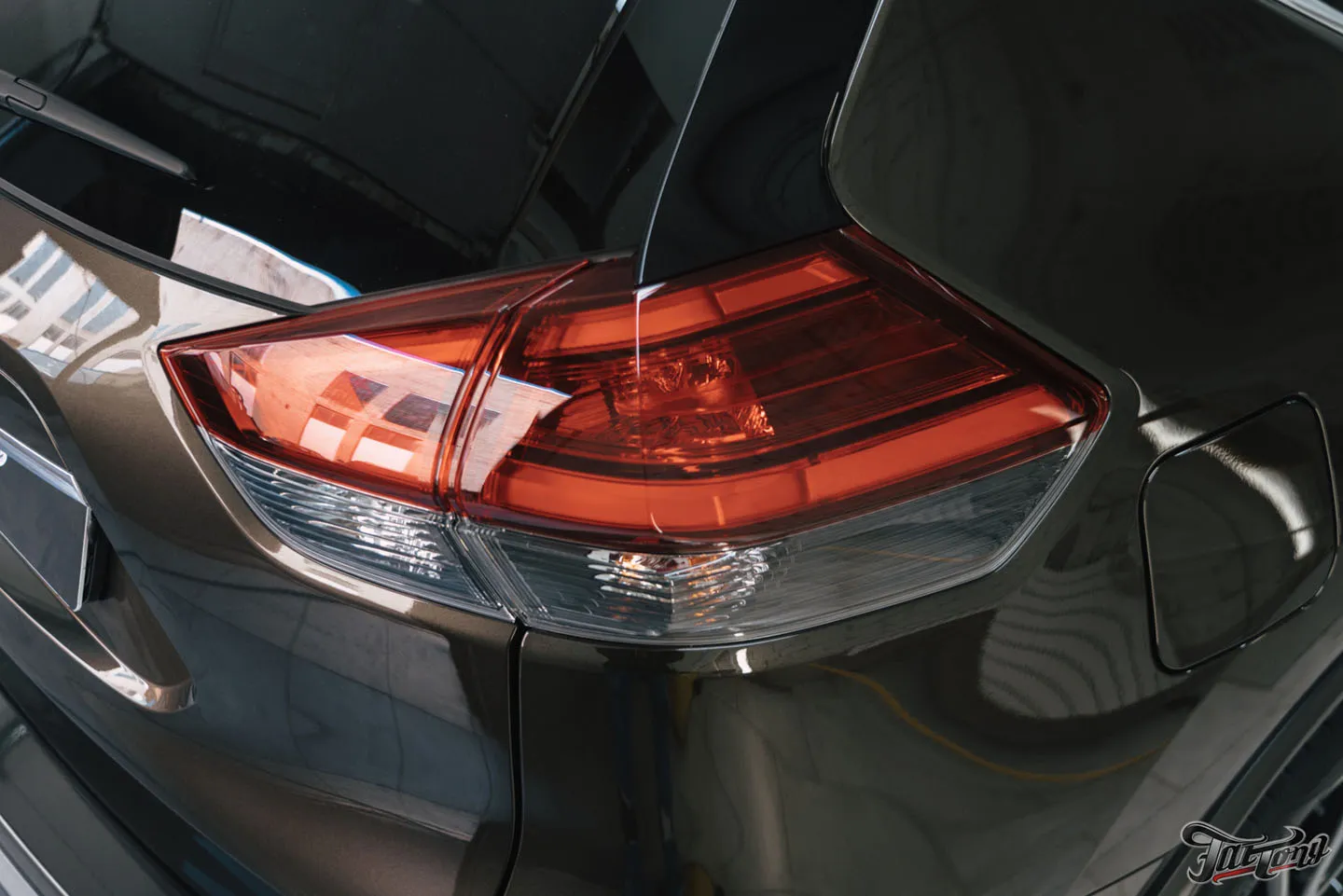Полировка кузова с покрытием керамикой и мойка подкапотного пространства для Nissan X-trail